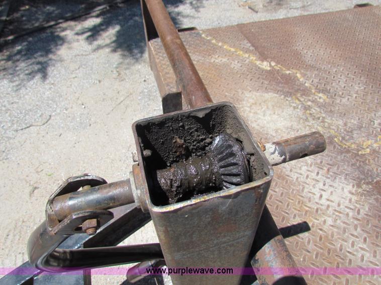 image for item B1306 2000 equipment trailer