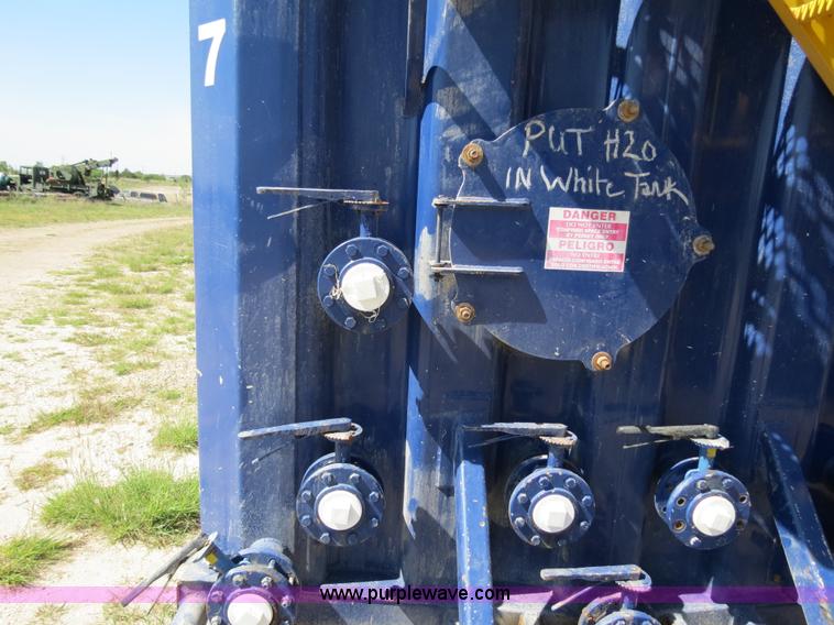 image for item B2359 2005 V.E. Enterprises flat top liquid storage/frac tank