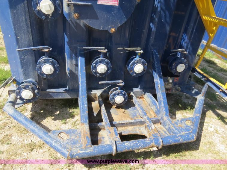 image for item B2359 2005 V.E. Enterprises flat top liquid storage/frac tank