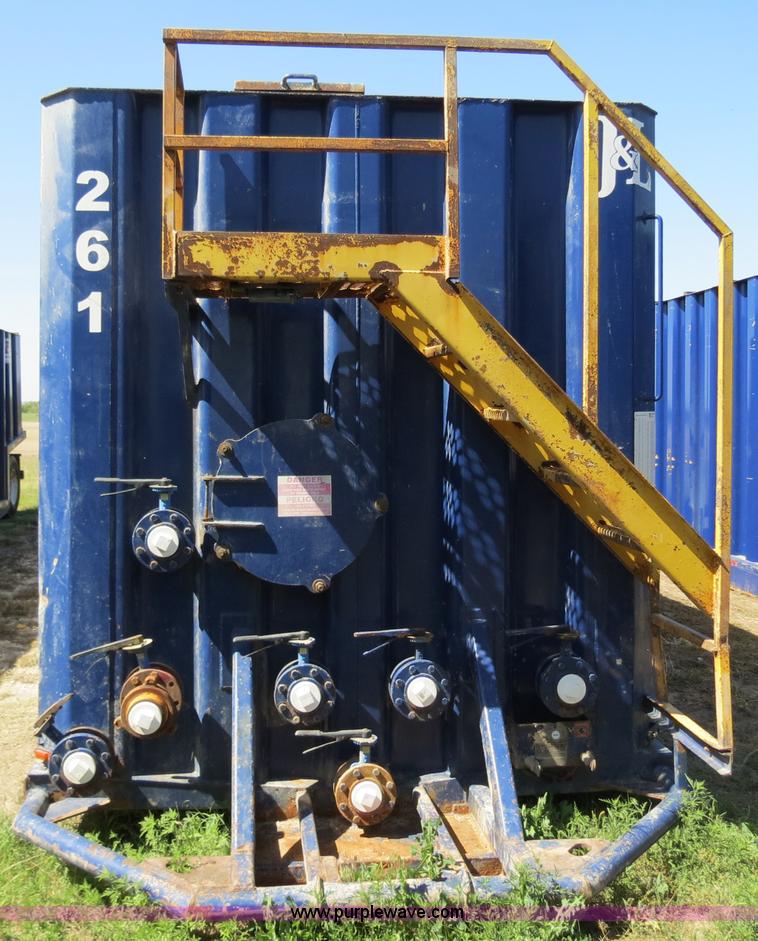 image for item B2361 2005 V.E. Enterprises flat top liquid storage/frac tank