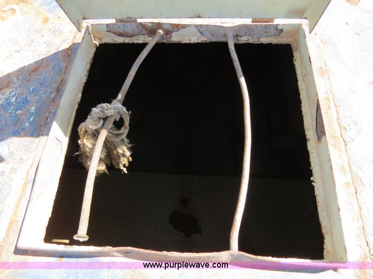 image for item B2361 2005 V.E. Enterprises flat top liquid storage/frac tank