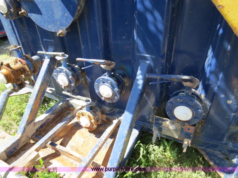 image for item B2361 2005 V.E. Enterprises flat top liquid storage/frac tank