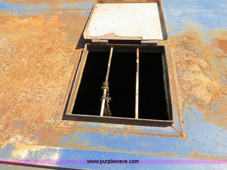 image for item B2364 2005 V.E. Enterprises flat top liquid storage/frac tank