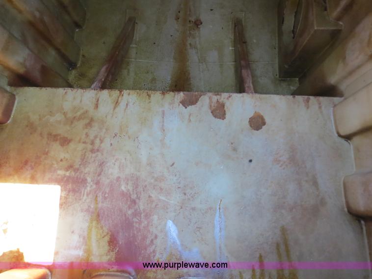 image for item B2364 2005 V.E. Enterprises flat top liquid storage/frac tank