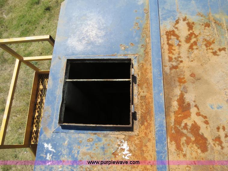 image for item B2364 2005 V.E. Enterprises flat top liquid storage/frac tank