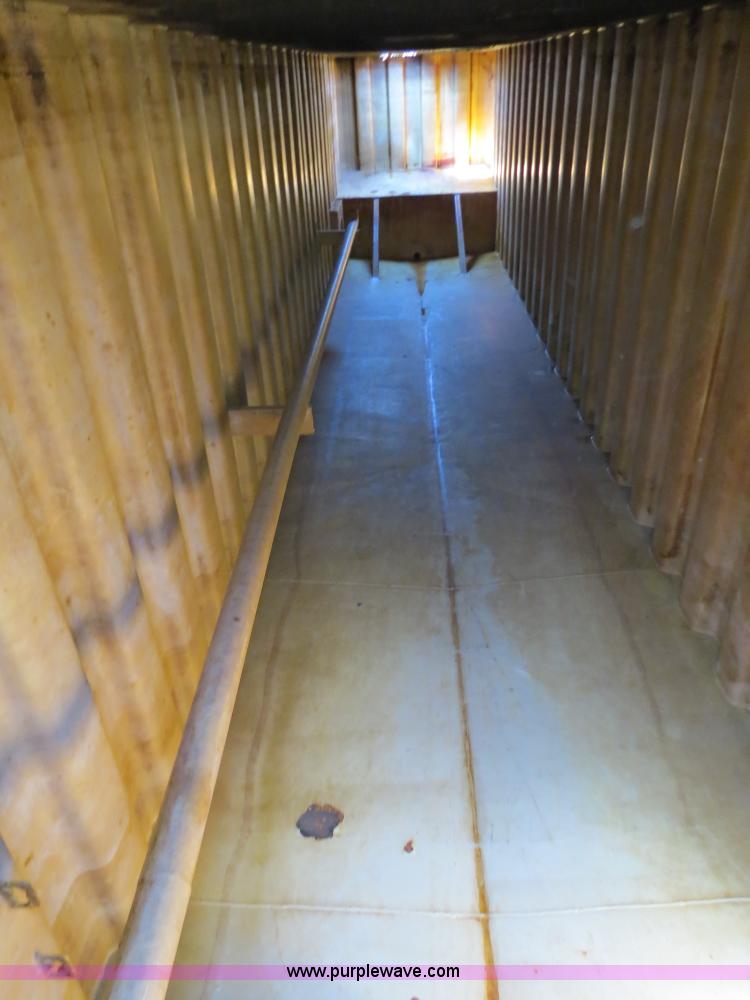 image for item B2364 2005 V.E. Enterprises flat top liquid storage/frac tank