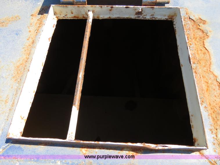 image for item B2366 2005 V.E. Enterprises flat top liquid storage/frac tank