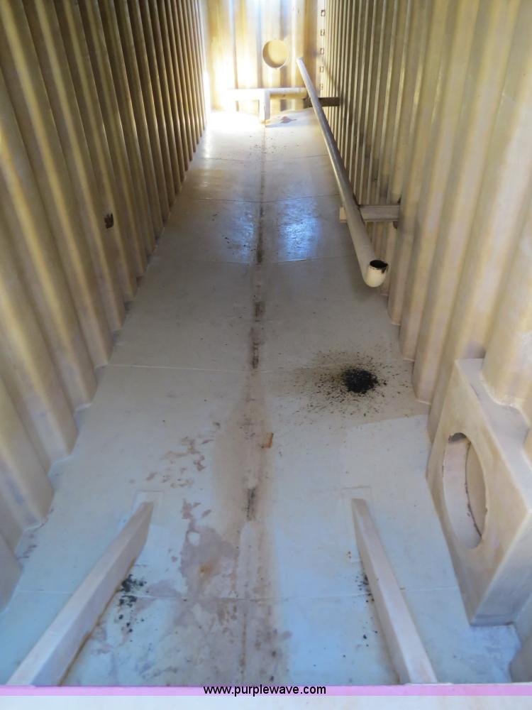 image for item B2367 2005 V.E. Enterprises flat top liquid storage/frac tank