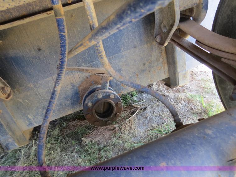 image for item B2368 2005 V.E. Enterprises flat top liquid storage/frac tank