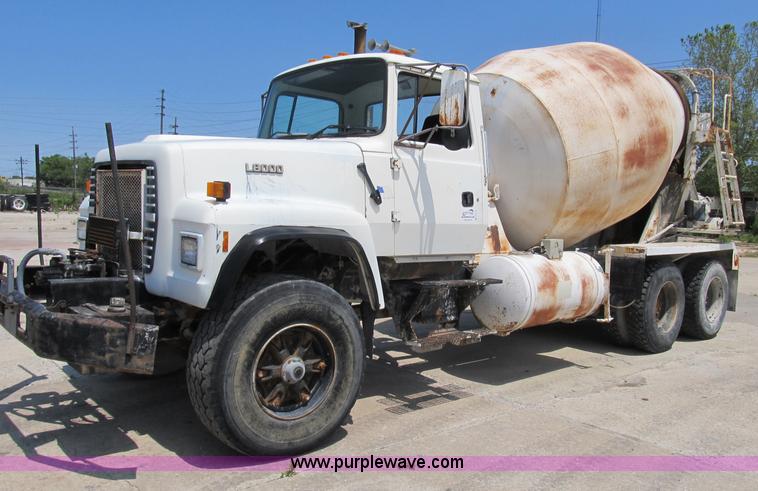 image for item B2710 1995 Ford LT8000 mixer truck