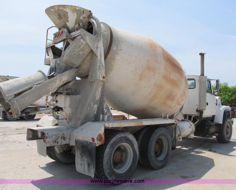 image for item B2710 1995 Ford LT8000 mixer truck