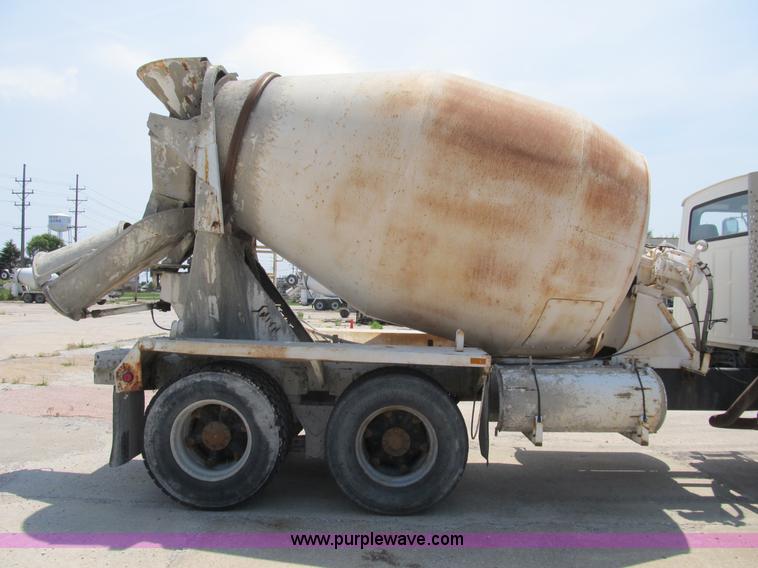 image for item B2710 1995 Ford LT8000 mixer truck