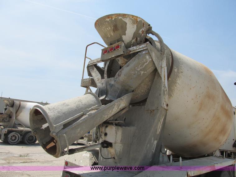 image for item B2710 1995 Ford LT8000 mixer truck