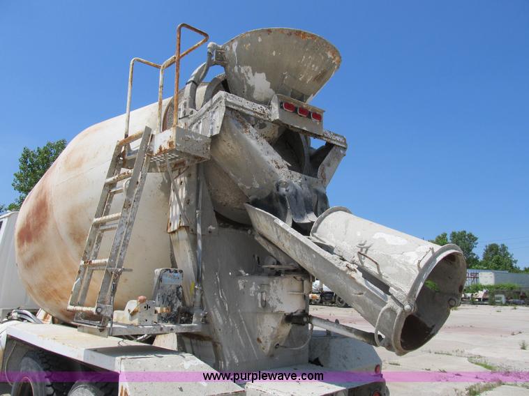 image for item B2710 1995 Ford LT8000 mixer truck