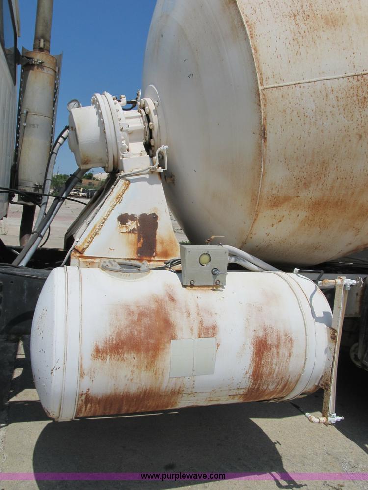 image for item B2710 1995 Ford LT8000 mixer truck