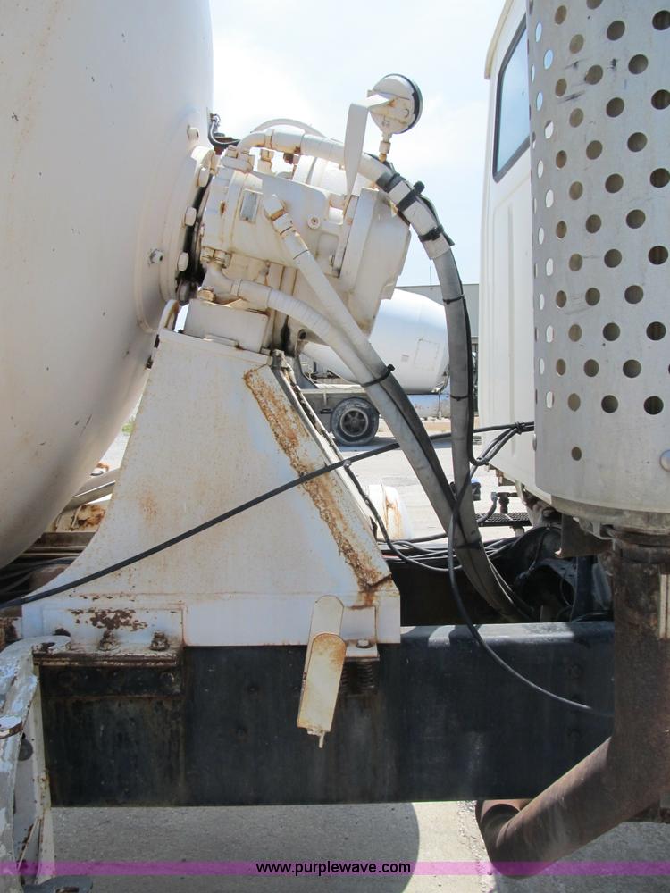 image for item B2710 1995 Ford LT8000 mixer truck