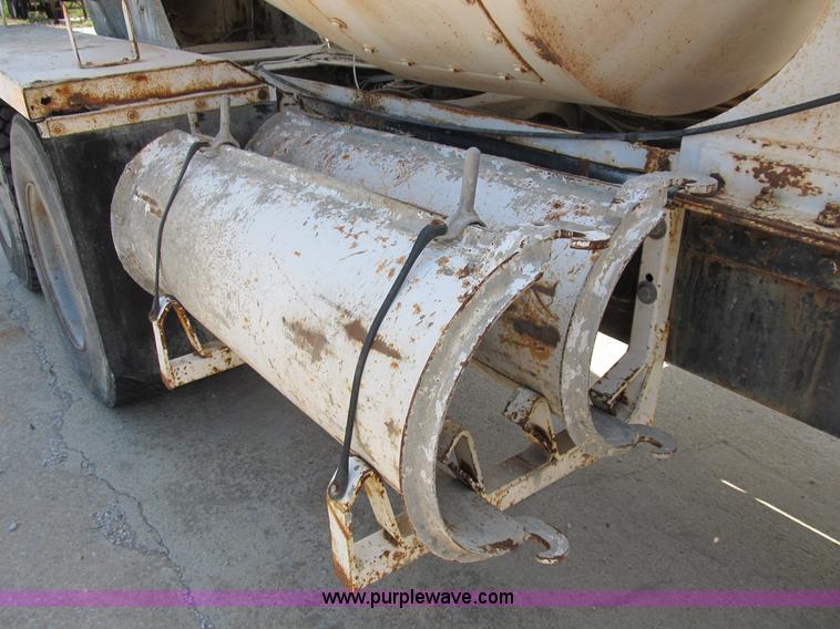 image for item B2710 1995 Ford LT8000 mixer truck