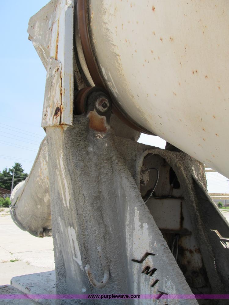 image for item B2710 1995 Ford LT8000 mixer truck