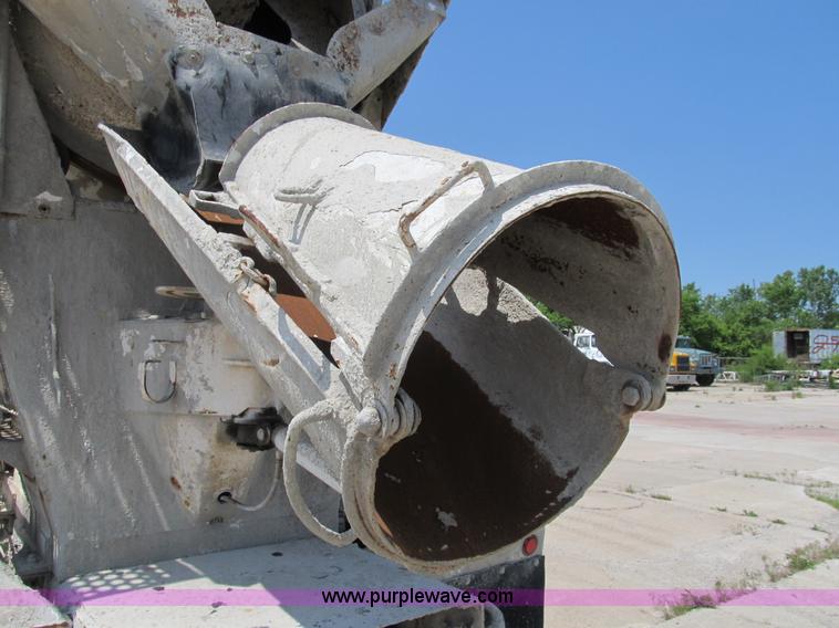 image for item B2710 1995 Ford LT8000 mixer truck