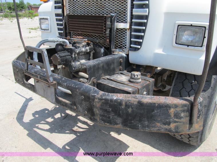 image for item B2710 1995 Ford LT8000 mixer truck