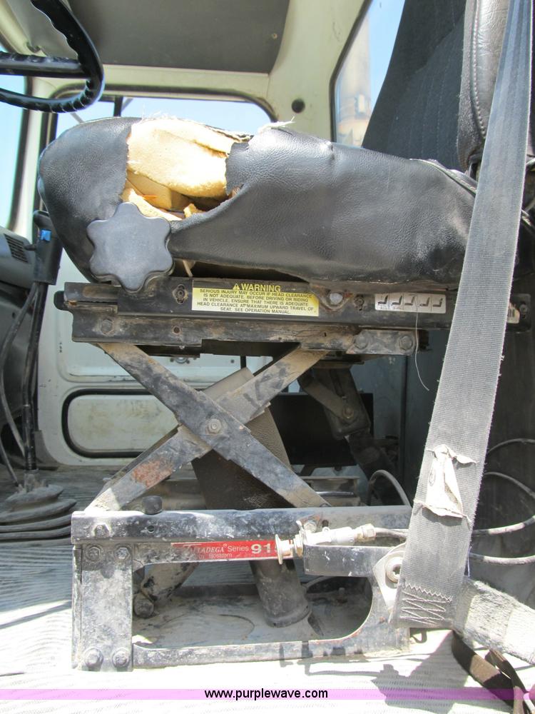 image for item B2710 1995 Ford LT8000 mixer truck