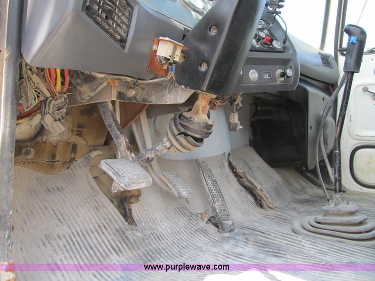 image for item B2710 1995 Ford LT8000 mixer truck