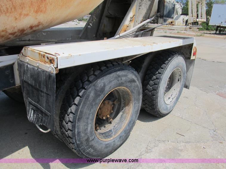 image for item B2710 1995 Ford LT8000 mixer truck