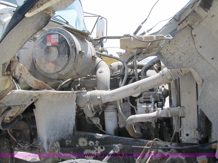 image for item B2710 1995 Ford LT8000 mixer truck