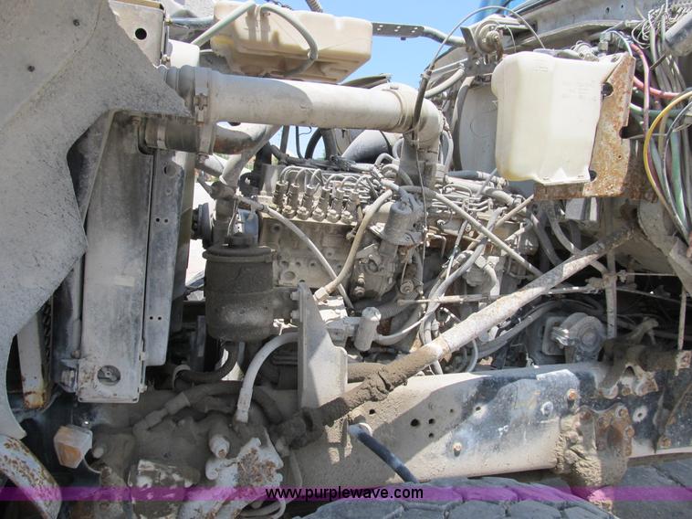 image for item B2710 1995 Ford LT8000 mixer truck