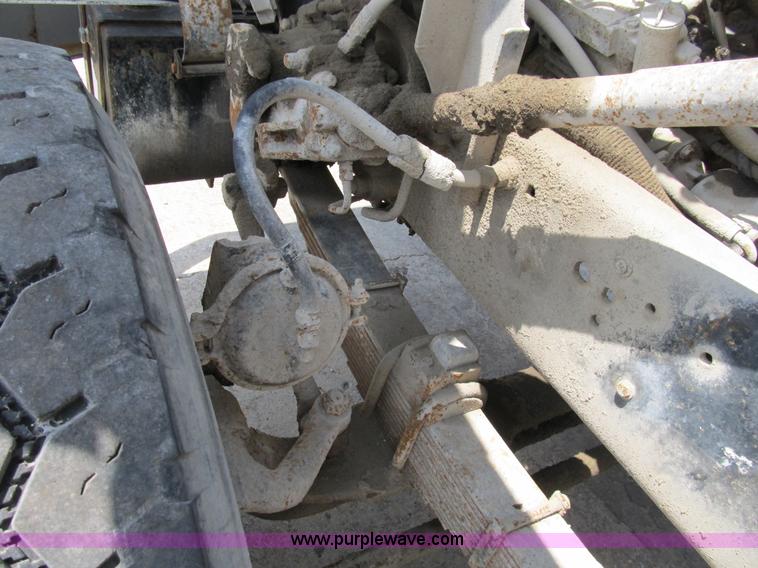 image for item B2710 1995 Ford LT8000 mixer truck