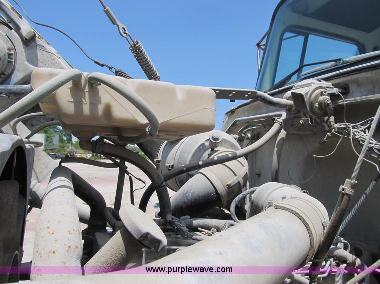 image for item B2710 1995 Ford LT8000 mixer truck