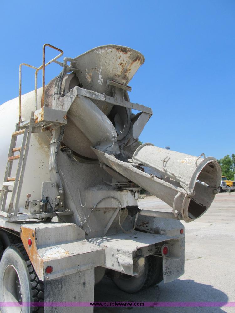 image for item B2711 1994 Ford LT8000 mixer truck