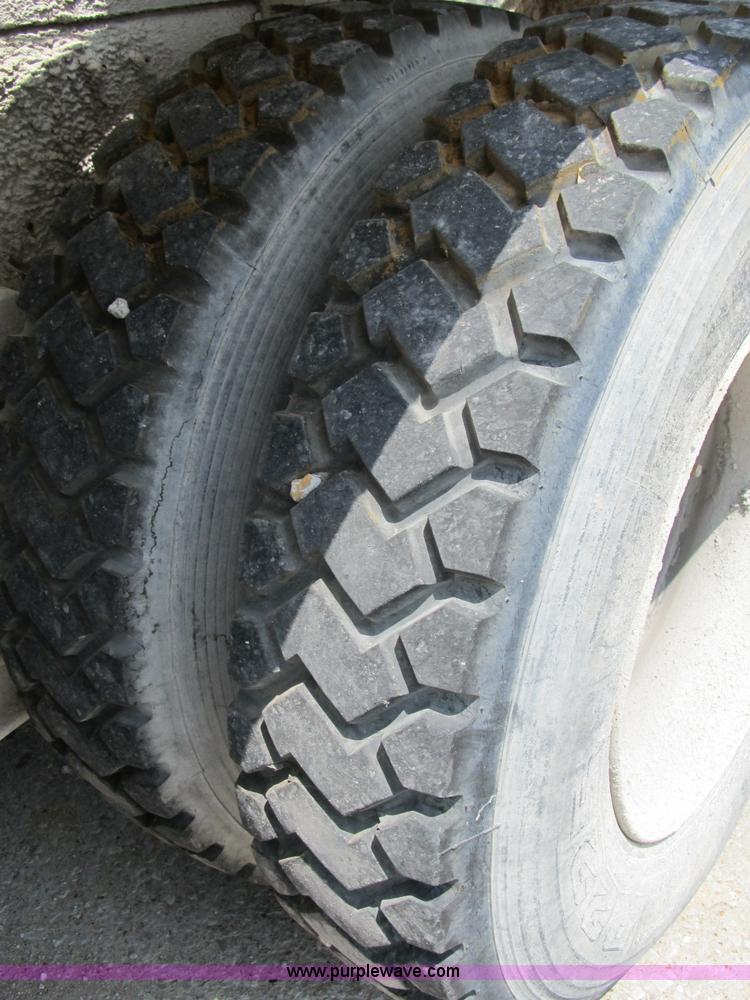 image for item B2711 1994 Ford LT8000 mixer truck