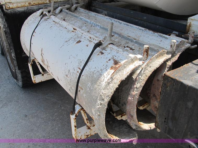 image for item B2711 1994 Ford LT8000 mixer truck