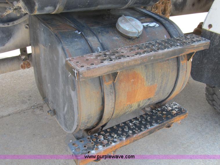 image for item B2711 1994 Ford LT8000 mixer truck