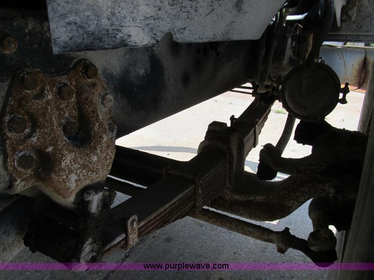 image for item B2711 1994 Ford LT8000 mixer truck