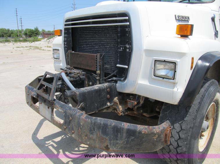 image for item B2711 1994 Ford LT8000 mixer truck