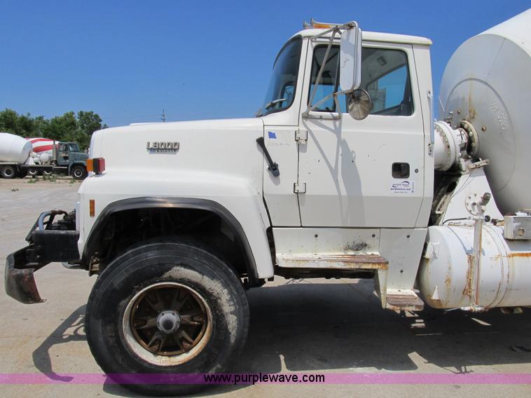 image for item B2711 1994 Ford LT8000 mixer truck