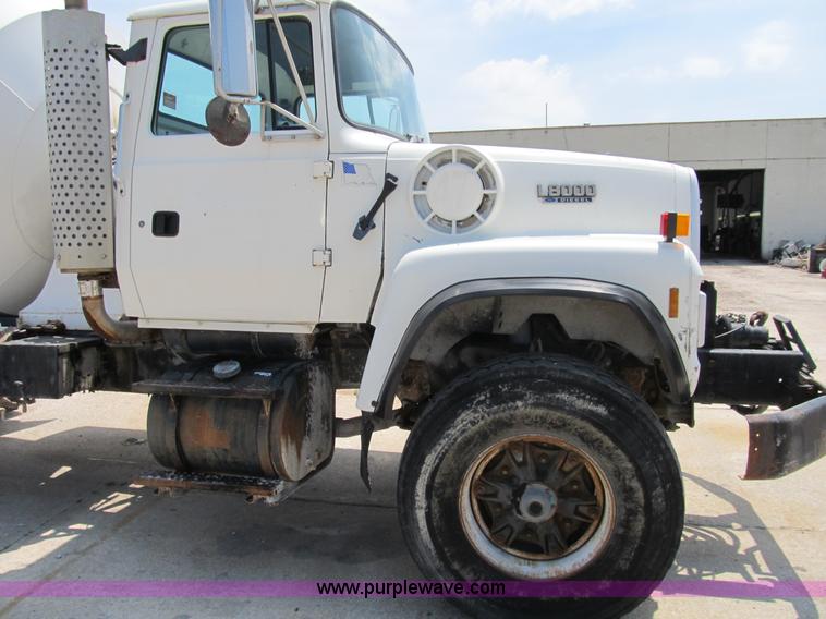 image for item B2711 1994 Ford LT8000 mixer truck