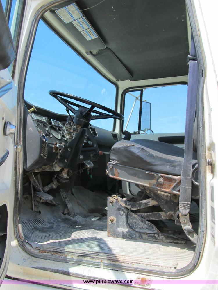 image for item B2711 1994 Ford LT8000 mixer truck
