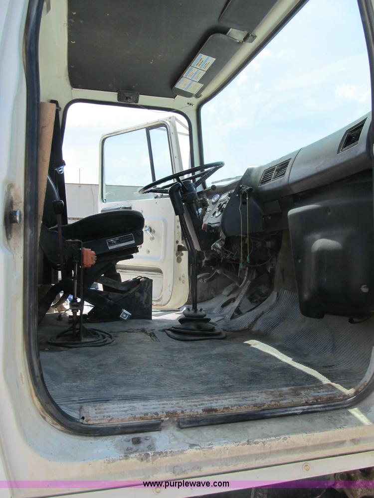 image for item B2711 1994 Ford LT8000 mixer truck