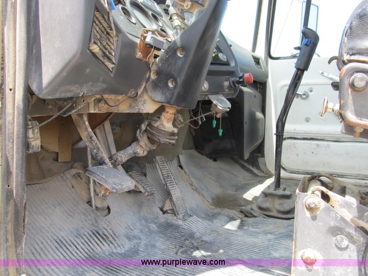 image for item B2711 1994 Ford LT8000 mixer truck