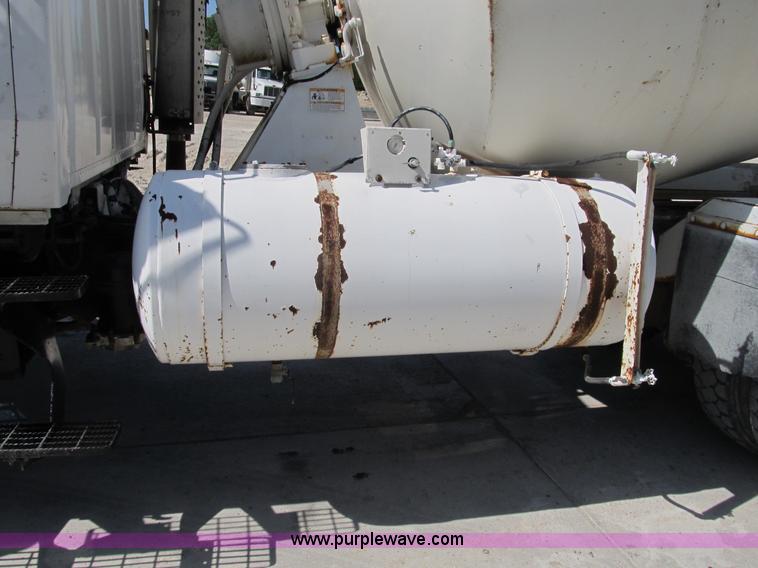 image for item B2714 1995 Ford LT8000 mixer truck