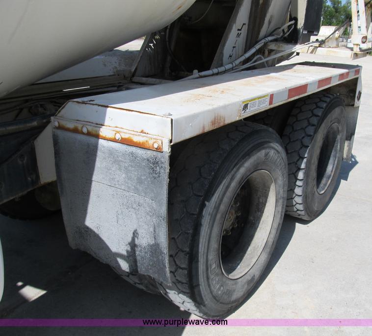 image for item B2714 1995 Ford LT8000 mixer truck