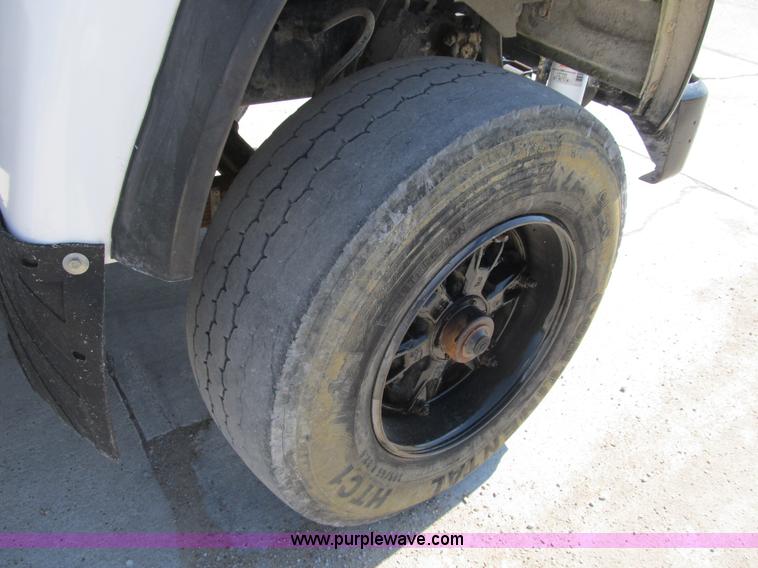 image for item B2714 1995 Ford LT8000 mixer truck