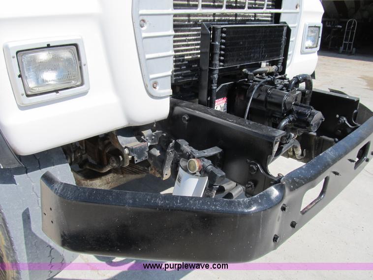 image for item B2714 1995 Ford LT8000 mixer truck