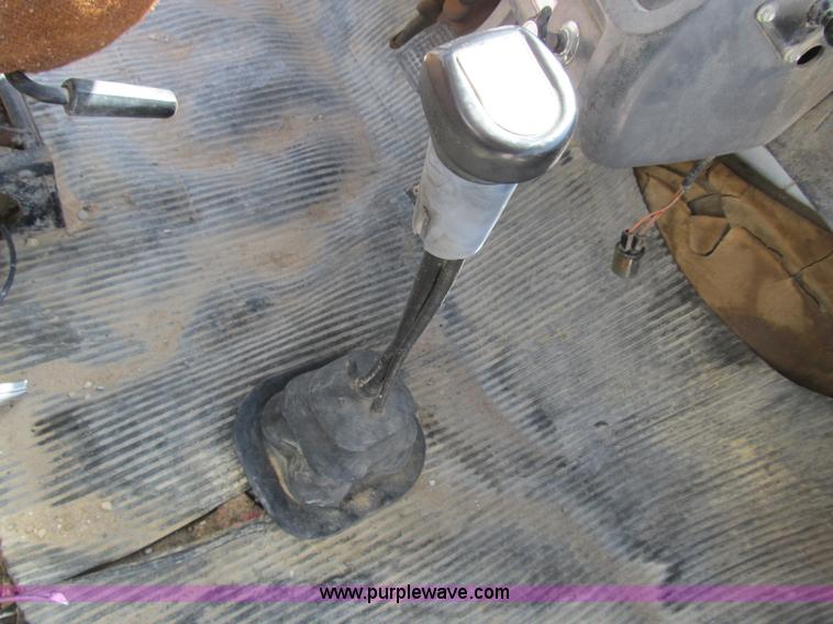 image for item B2714 1995 Ford LT8000 mixer truck