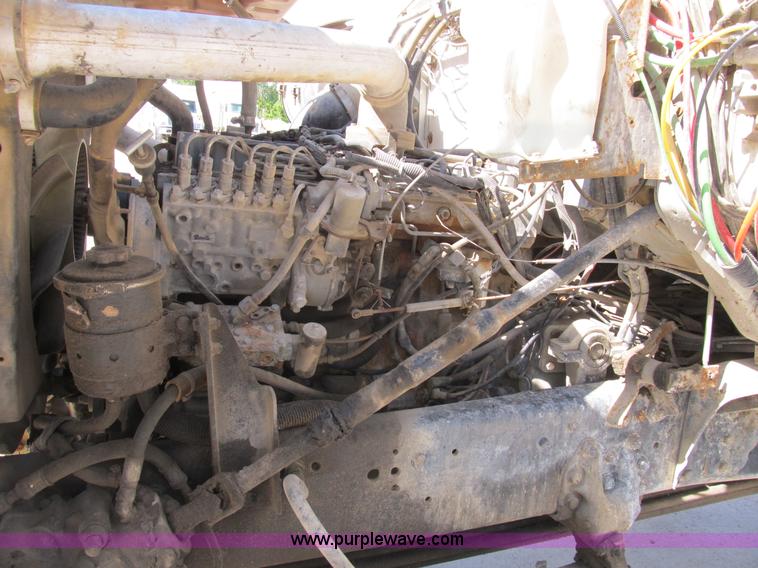 image for item B2714 1995 Ford LT8000 mixer truck