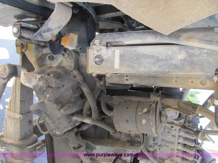 image for item B2714 1995 Ford LT8000 mixer truck