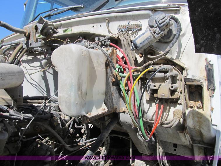 image for item B2714 1995 Ford LT8000 mixer truck